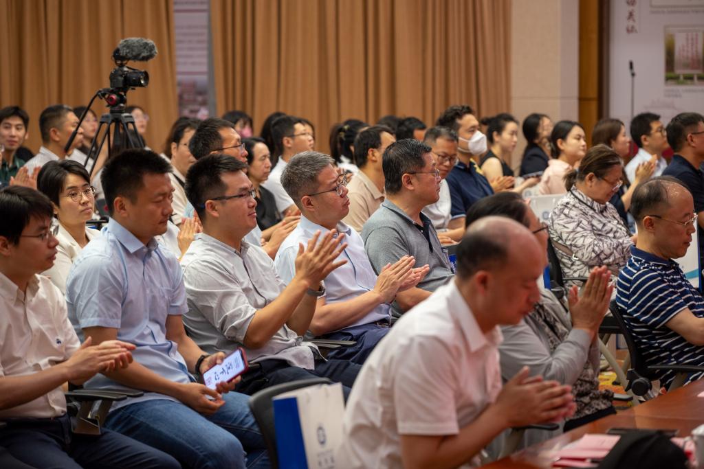 理學院學科發展高端論壇順利舉辦